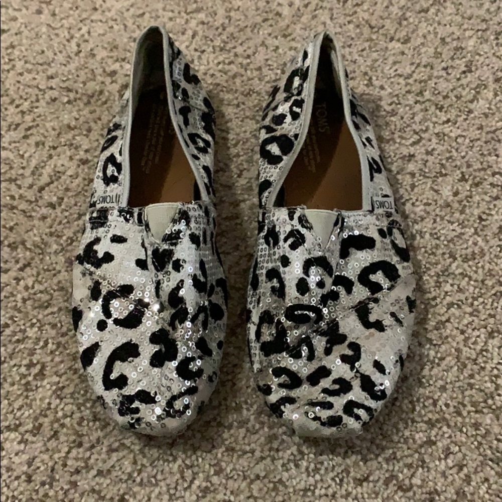 Leopard print toms